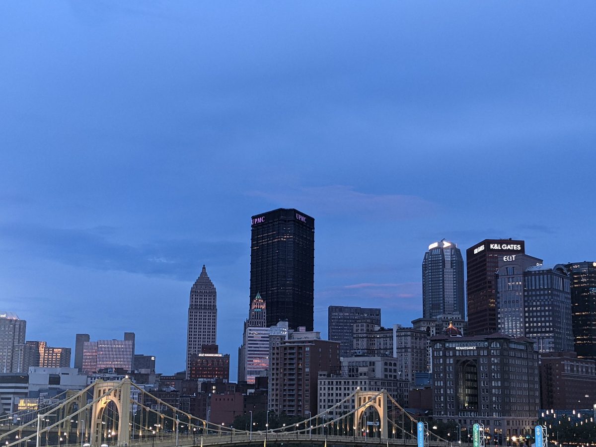 Pittsburgh, Pennsylvania skyline at dusk.